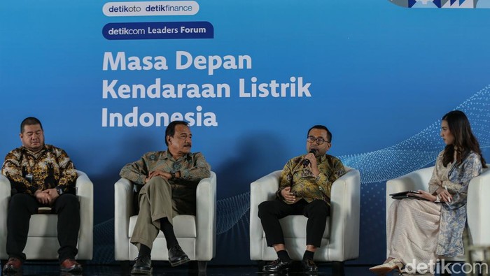 Indonesia tengah memperkuat posisi di industri kendaraan listrik global. Dukungan kebijakan, investasi, dan hilirisasi nikel menjadi kunci pertumbuhan sektor ini.