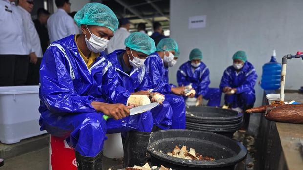 Proses pembuatan tepung Mocaf hingga berbagai menu olahan berbahan dasar Mocaf ala Lapas Nirbaya Nusakambangan.