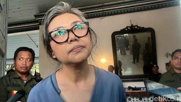 Putri tertua Paku Buwono XIII, GKR Timoer Rumbay Kusuma Dewayani di Keraton Solo, Kamis (13/11/2025). Putri tertua Paku Buwono XIII, GKR Timoer Rumbay Kusuma Dewayani di Keraton Solo, Kamis (13/11/2025).