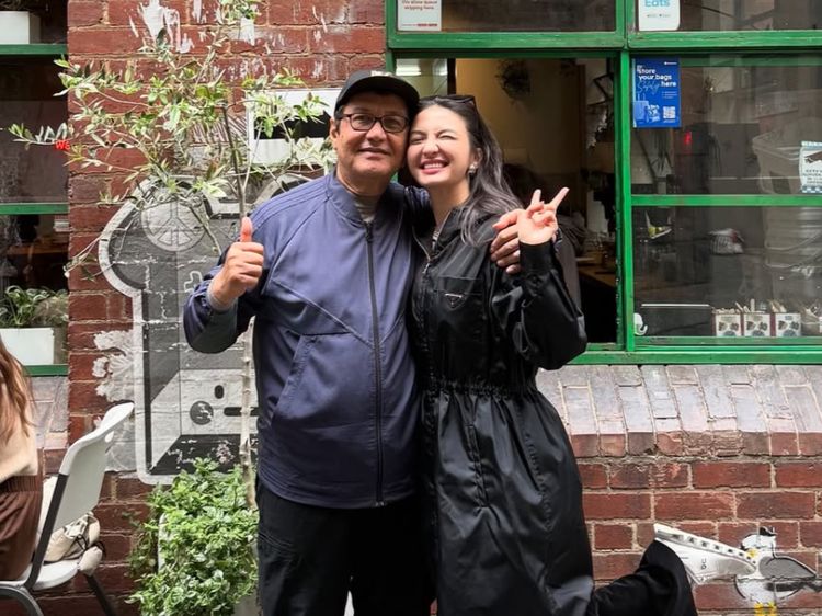 Seminggu Raline Shah Bersama Ayah di Melbourne