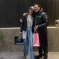 Rahmat, Ayah Raline sendiri diketahui merupakan seorang pengusaha sukses serta mantan anggota DPD RI. Meski sama-sama sibuk, namun keduanya tetap meluangkan waktu untuk bertemu dan menghabiskan waktu bersama. Foto: Instagram/@ralineshah