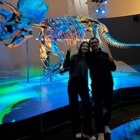 Selama di Melbourne, Raline dan sang ayah menghabiskan waktu jalan-jalan bersama. Meski memiliki jarak usia 35 tahun namun keduanya selalu terlihat kompak. Foto: Instagram/@ralineshah