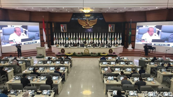 Rapat Paripurna DPRD Jabar
