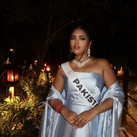 Lahir di Lahore, Roma juga tumbuh di Pakistan dan Arab Saudi, namun lebih banyak menghabiskan waktunya di Inggris. Ia kuliah di Aquinas College di Stockport dan kemudian lulus dengan gelar sarjana di bidang bisnis, manajemen, pemasaran dari Manchester Metropolitan University.  Foto: dok. Instagram @romariaz_official