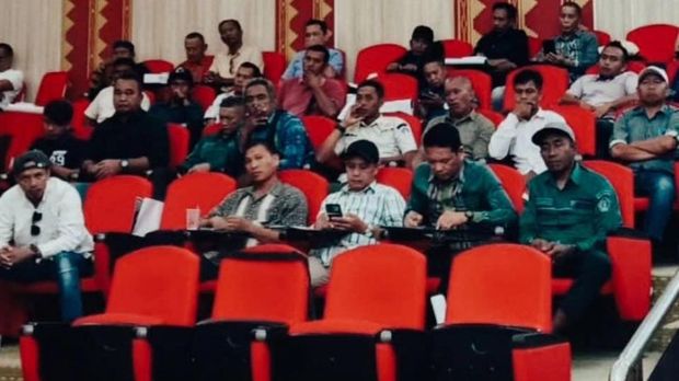Sekda Kendari Amir Hasan saat membuka kegiatan promosi dan sosialisasi Gerakan Ayah Teladan Indonesia (GATI) di Aula Samaturu Balai Kota Kendari, Kamis (13/11/2025).