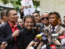 Video: Roy Suryo Cs Hadirkan Ahli Saraf untuk Diperiksa Polisi