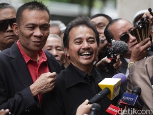 Eggi Sudjana dan Damai Lubis Temui Jokowi, Roy Suryo Tak Mau