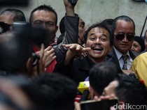 Jadi Tersangka, Roy Suryo cs Dicekal ke Luar Negeri 6 Bulan