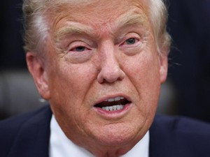 AS Kena Batunya, Tarif Trump Bikin Ritel Babak Belur