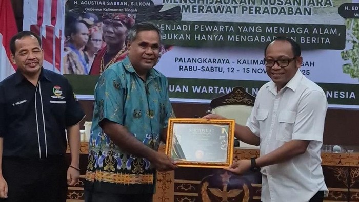 Staf Khusus Menteri Hak Asasi Manusia (HAM) Thomas Harming Suwarta mengajak seluruh wartawan di Indonesia untuk terlibat aktif dalam agenda besar Pembangunan HAM di Indonesia.