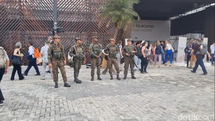 Tentara bersenjata berjaga amankan lokasi COP30 Brasil (Gusti Ramadhan Alhaki/detikcom)