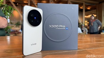 Di peringkat empat ada Vivo X300 Pro dengan skor 3.410.926. Ponsel flagship terbaru dari Vivo ini diotaki chipset Dimensity 9500. Foto: Virgina Maulita Putri/detikINET