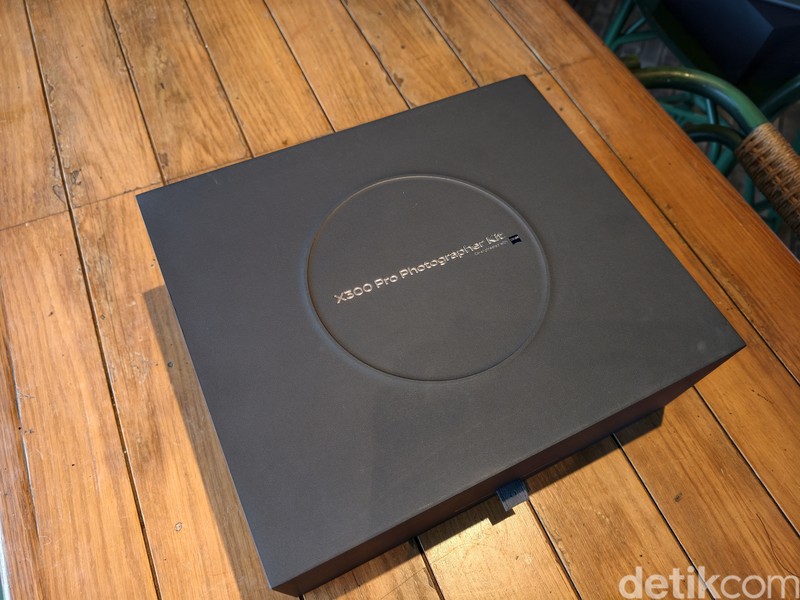 Unboxing Vivo X300 Pro Photography Kit