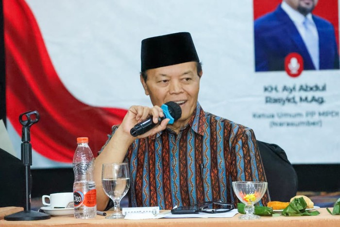 Wakil Ketua MPR RI Hidayat Nur Wahid (HNW)