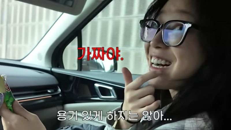 YouTuber Tzuyang dan kebiasaan mukbangnya.