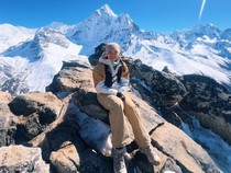 Potret Angela Gilsha Capai Everest Base Camp, Hadiah Buat Diri Sendiri