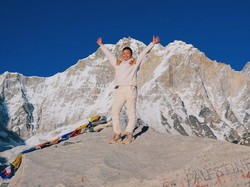 7 Foto Angela Gilsha Berhasil Mendaki ke Everest Base Camp, Tubuh Nyaris Beku