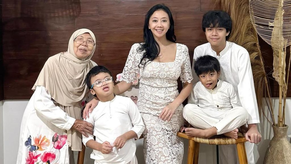 3 Anak Punya Jiwa Seni, Asri Welas Bebaskan Mau Jadi Apa