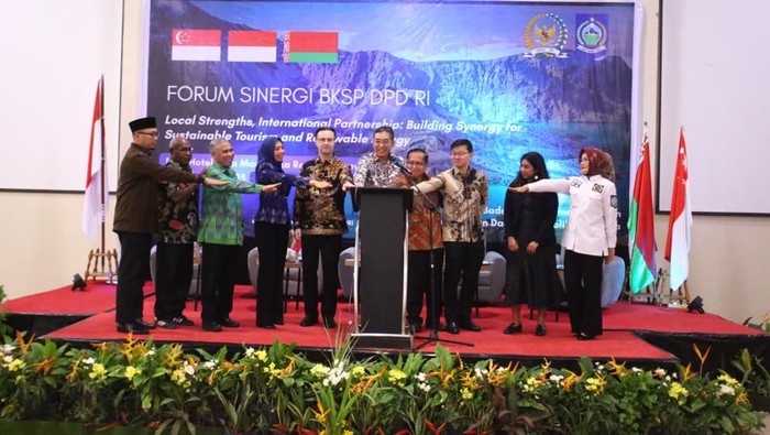 NTB memiliki potensi besar untuk tampil sebagai etalase pariwisata berkelanjutan dan energi bersih Indonesia di kawasan timur.