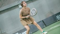 Gisel Jadi Cewek Bumi Tersporty di Lapangan Padel