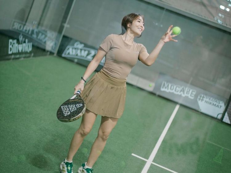 Gisel Jadi Cewek Bumi Tersporty di Lapangan Padel