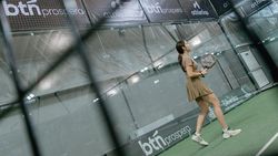 Gisel Jadi Cewek Bumi Tersporty di Lapangan Padel