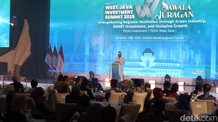 Gubernur Jabar Dedi Mulyadi saat menghadiri WJIS di salah satu hotel di Kota Bandung