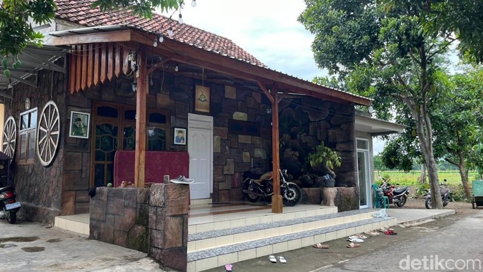 Kediaman Gus Elham Al Ikhlas 2 Desa Kaliboto, Kecamatan Tarokan Kabupaten Kediri