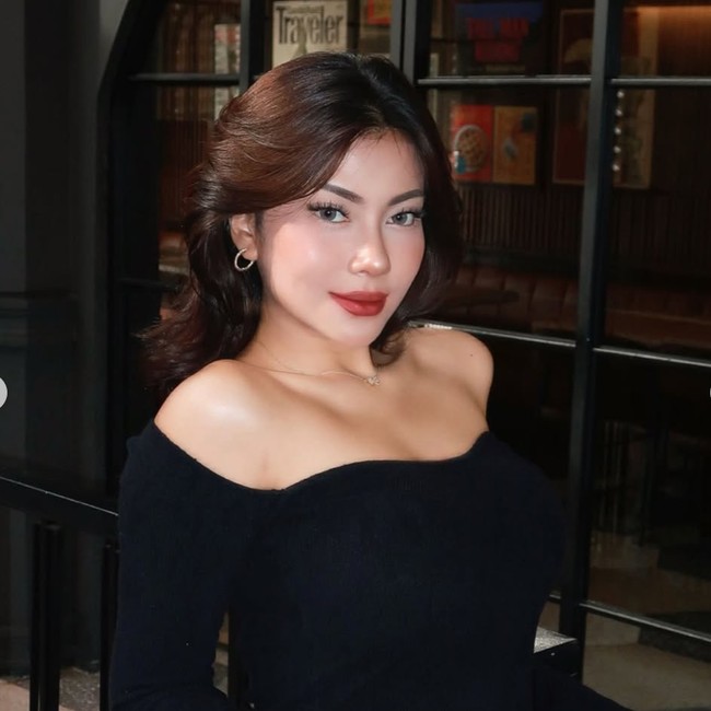 8 Potret Transformasi Wajah Hanum Mega Usai Oplas, Pangling Banget