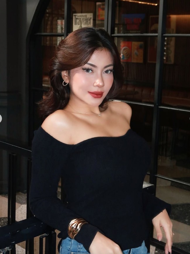 8 Potret Transformasi Wajah Hanum Mega Usai Oplas, Pangling Banget