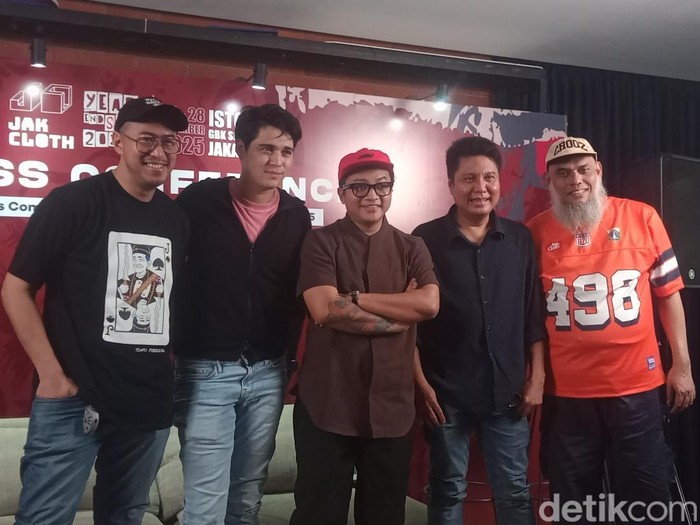 Jumpa pers JakCloth 2025 di kawasan WIjaya, Jakarta Selatan, Kamis (13/11/2025).