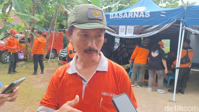 Kepala Desa Cibeunying, Lili Warli saat ditemui wartawan, Jumat (14/11/2025).