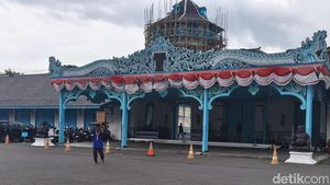 Video: Keraton Solo Nobatkan Raja Baru Paku Buwono XIV Sabtu Besok