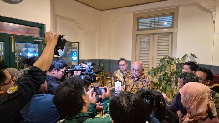 Ketua Fraksi Partai Golkar MPR RI, Melchias Markus Mekeng