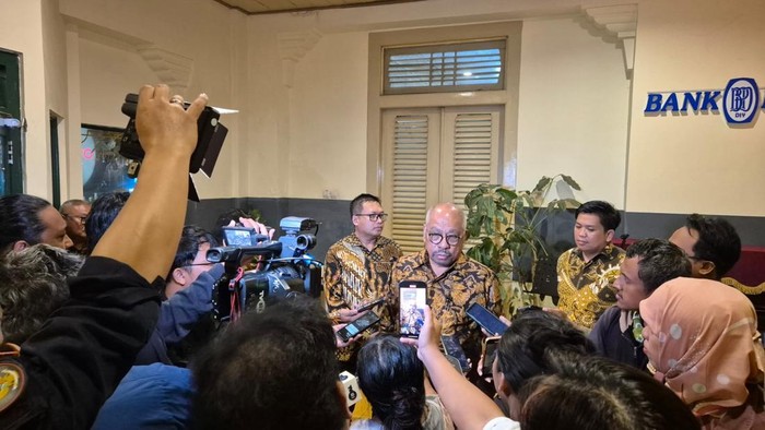 Ketua Fraksi Partai Golkar MPR RI, Melchias Markus Mekeng