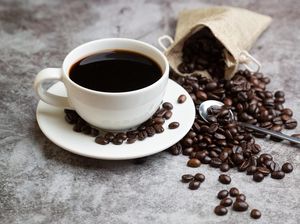 Jangan Stop Mendadak! Begini Tips Aman Kurangi Asupan Kopi saat Ramadan