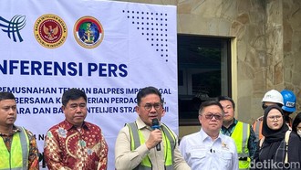 Temuan Baju Impor Bekas Rp 112 M di Bandung Jadi yang Terbesar, Ini Buktinya