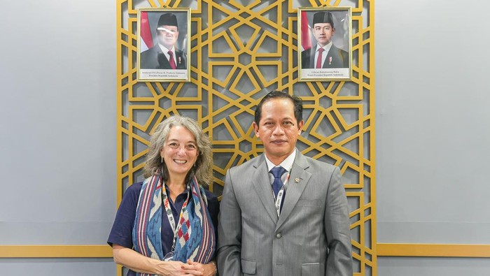 Menteri LH Hanif Faisol (kanan). (Dok. Kementerian Lingkungan Hidup)