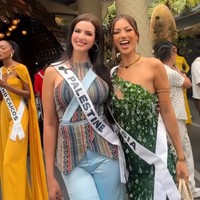 Keduanya terlihat akrab, tampak berpose bersama sambil menebar senyum ke arah kamera. “Sisterhood beyond lands @nadeen.m.ayoub,” tulisnya pada caption video, di mana ia tampak mengenakan gaun asimetris warna hijau bertabur kristal dan payet. Foto: Instagram/@sanlyliuu