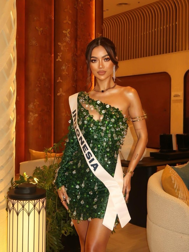 7 Potret Wakil RI Sanly Liu Usai Keracunan Makanan di Miss Universe 2025