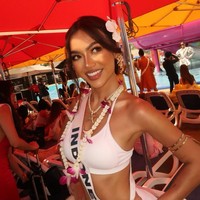 Sanly Liu merupakan salah satu kontestan Miss Universe 2025 yang mengalami keracunan makanan. Ia dan beberapa peserta lainnya harus istirahat selama beberapa hari agar segera pulih. Foto: Instagram/@sanlyliuu