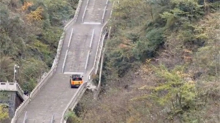 Mobil Chery gagal nanjak