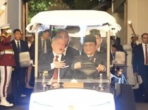 Video Momen Prabowo Sopiri Raja Yordania Naik Buggy Car di Istana