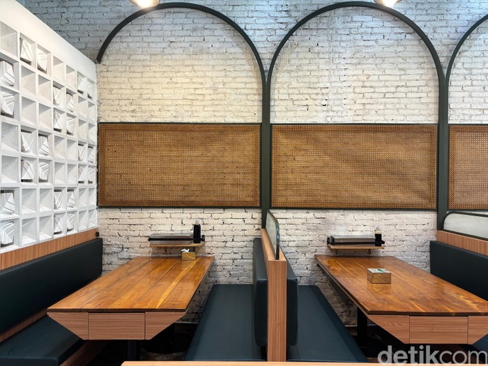 Nasi Uduk AYCE Rp 10 Ribu di Tanjung Duren, Lauknya Ada 35 Pilihan!