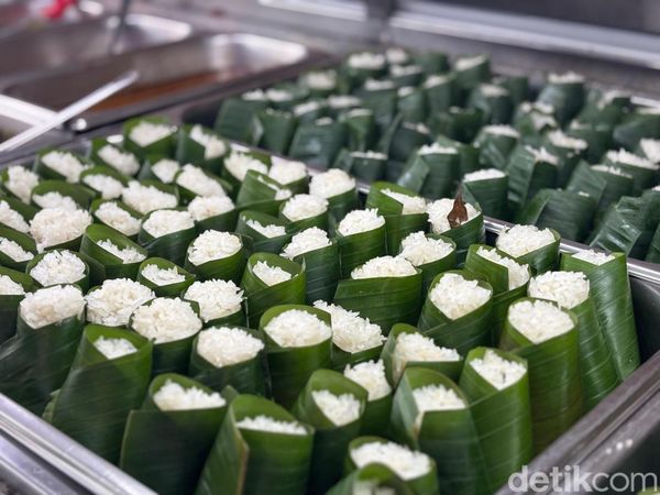Nasi Uduk AYCE Rp 10 Ribu di Tanjung Duren, Lauknya Ada 35 Pilihan!