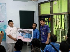 Dinlutkan Demak Berikan Bantuan Mesin untuk Para Nelayan