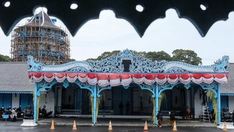 Jokowi-Sultan HB X Dijadwalkan Hadiri Jumenengan Paku Buwono XIV Hari Ini