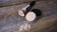 Inovasi Powder Sunscreen untuk Re-apply SPF Tanpa Ribet, Benarkah Efektif?