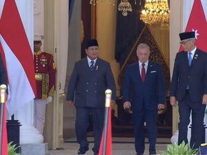 Tiba di Istana Merdeka, Raja Yordania Abdullah II Disambut Upacara Kenegaraan