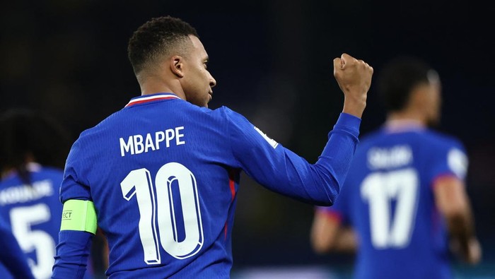 Soccer Football - World Cup - UEFA Qualifiers - Group D - France v Ukraine - Parc des Princes, Paris, France - November 13, 2025 Frances Kylian Mbappe celebrates scoring their first goal REUTERS/Stephane Mahe